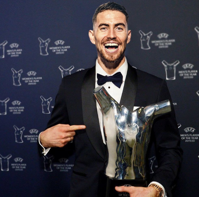 CS2再创历史,冠军实至名归 CS2再创历史,冠军实至名归