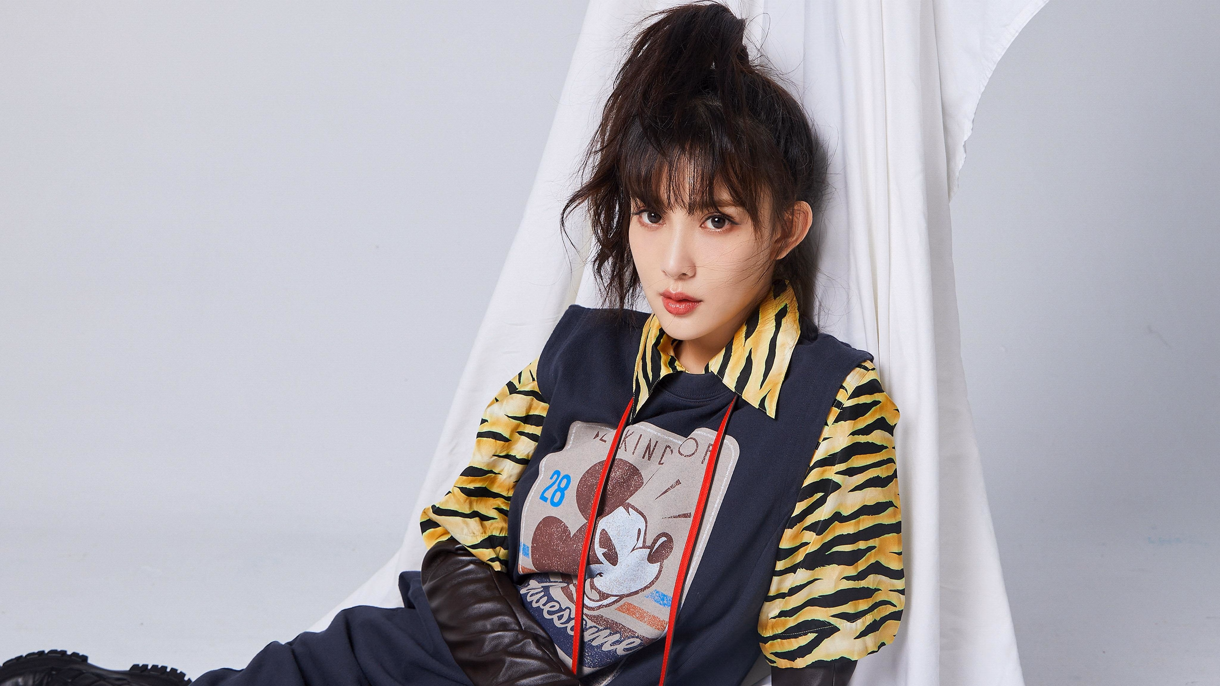 光影与轰鸣的极速诗篇，锡安在F1街道赛之夜评分拉满