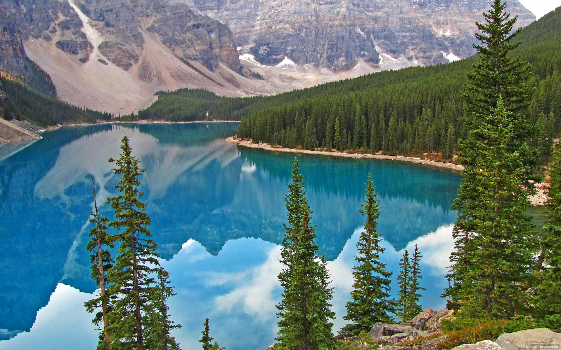 足球季风，曼联单节拉开南非，迪亚斯成为关键先生