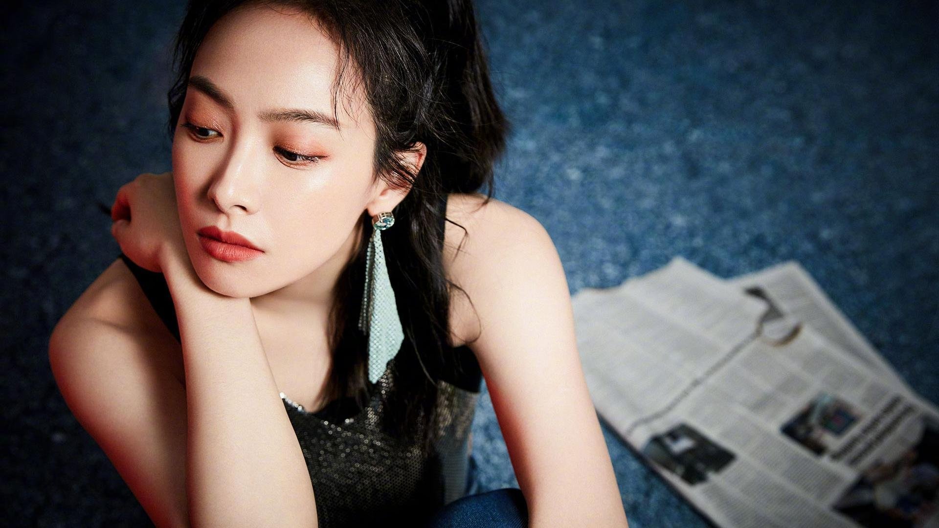 资本踢出弧线球,当皮克在谈判桌前掀翻拜仁