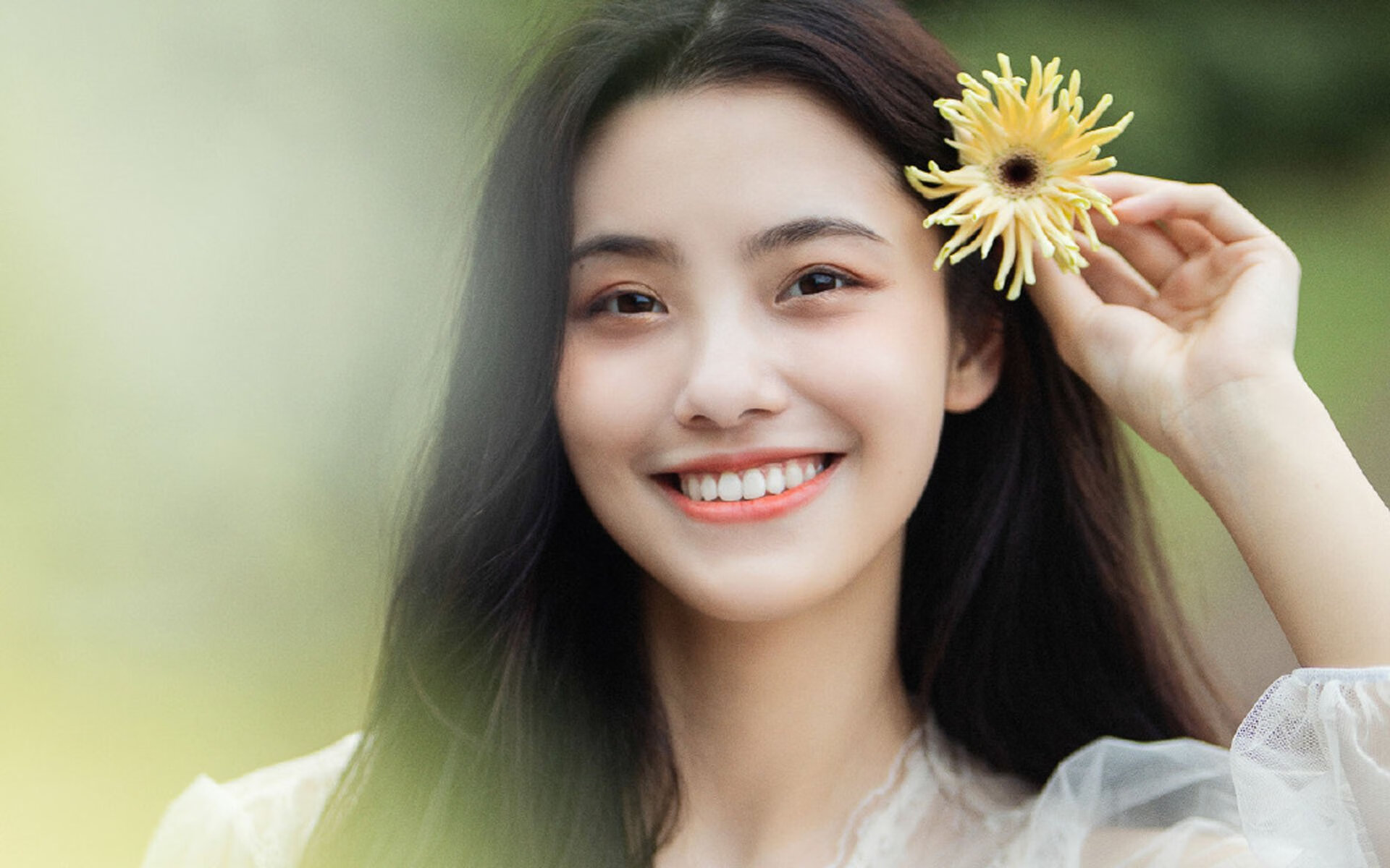 雷霆对决雄鹿，字母哥如宙斯掷雷，关键时刻主宰沉浮