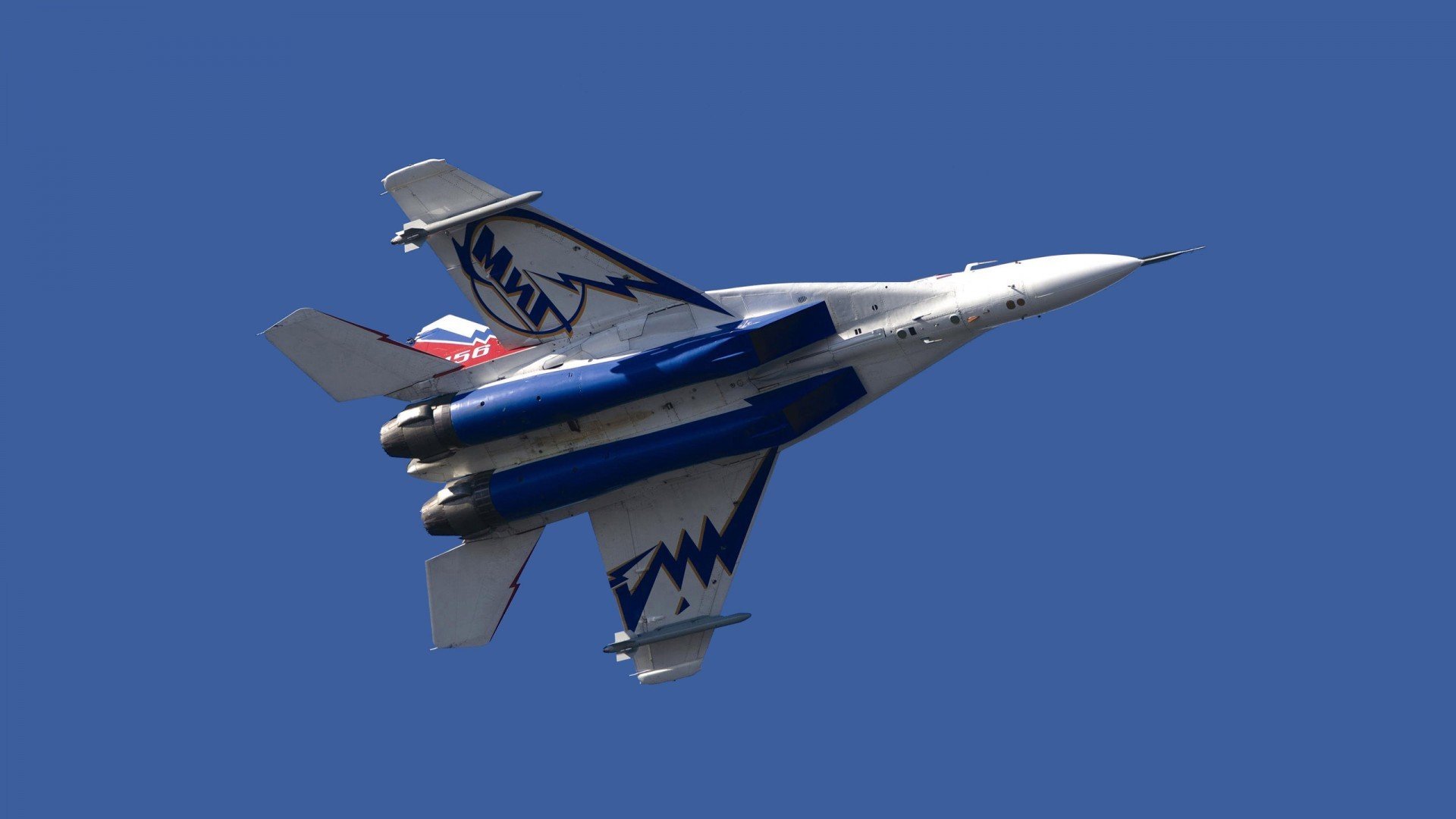 德罗赞的37分利刃，当传统中投撕碎现代防守